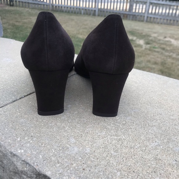 Stuart Weitzman suede pumps - Picture 4 of 8